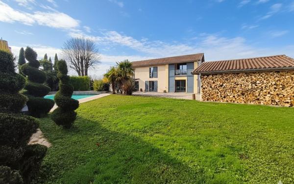 Maison à vendre    6 pièces • 216 m2 Montanay