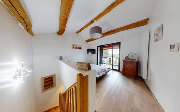 Maison à vendre    6 pièces • 216 m2 Montanay