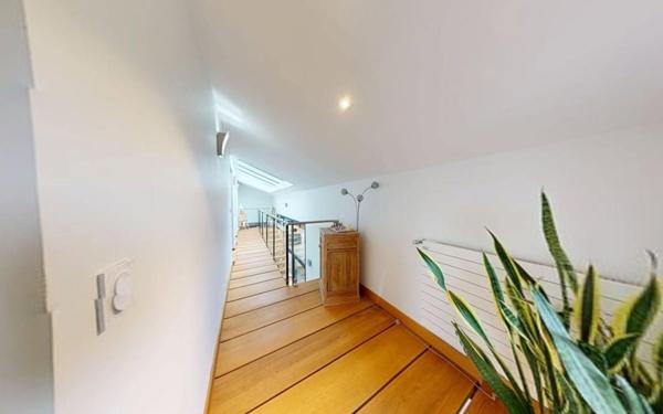 Maison à vendre    6 pièces • 216 m2 Montanay