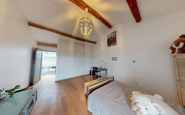 Maison à vendre    6 pièces • 216 m2 Montanay