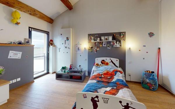 Maison à vendre    6 pièces • 216 m2 Montanay