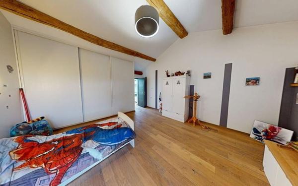 Maison à vendre    6 pièces • 216 m2 Montanay
