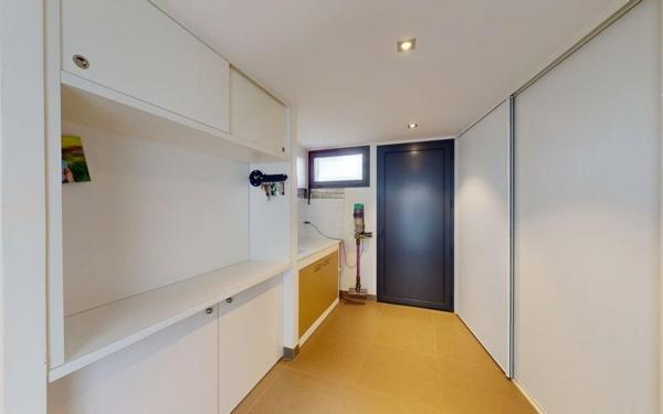 Maison à vendre    6 pièces • 216 m2 Montanay