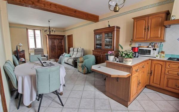 Maison à vendre    5 pièces •  Écuisses