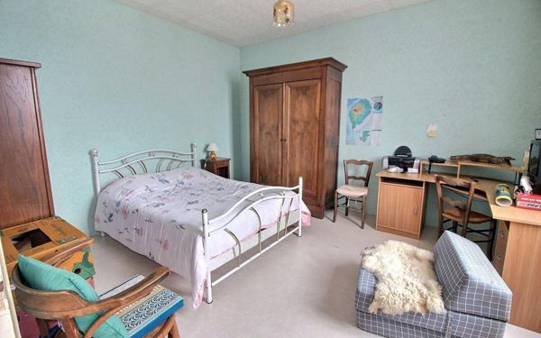 Maison à vendre    5 pièces •  Écuisses