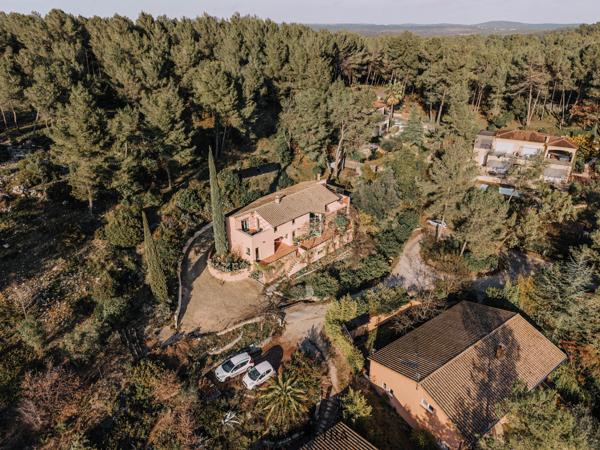 Saint-Vincent-de-Barbeyrargues (34730) Maison 6 pièces de 185m2 sur une parcelle de 1 342m2 - Saint Vincent de Barbeyrargues