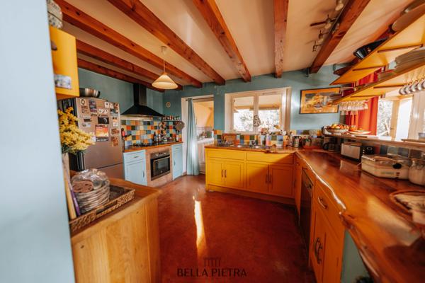 Saint-Vincent-de-Barbeyrargues (34730) Maison 6 pièces de 185m2 sur une parcelle de 1 342m2 - Saint Vincent de Barbeyrargues