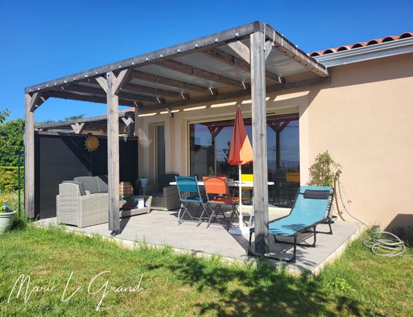 Maison
         5 pièces
        - 86 m² Exclusivité 229 000 € *