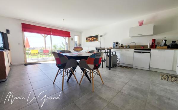 Maison
         5 pièces
        - 86 m² Exclusivité 229 000 € *