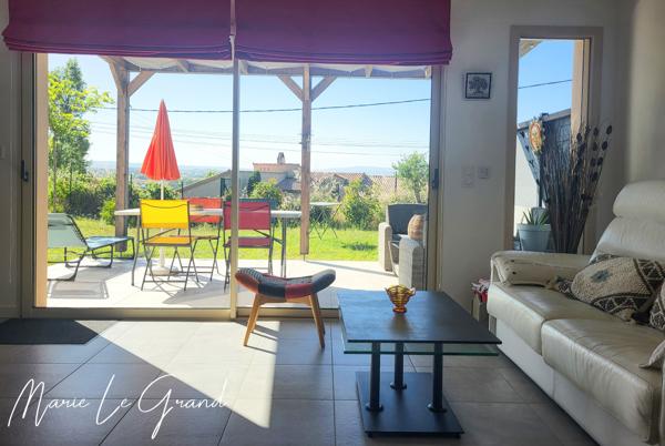Maison
         5 pièces
        - 86 m² Exclusivité 229 000 € *