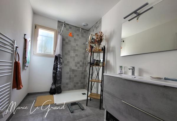 Maison
         5 pièces
        - 86 m² Exclusivité 229 000 € *