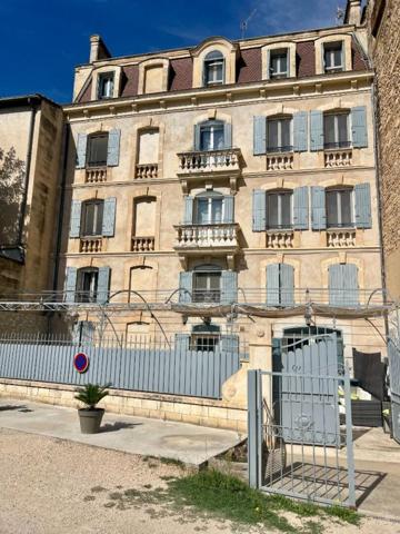 EXCEPTIONNEL :  HOTEL PARTICULIER  -  IMMEUBLE  CENTRE VILLE