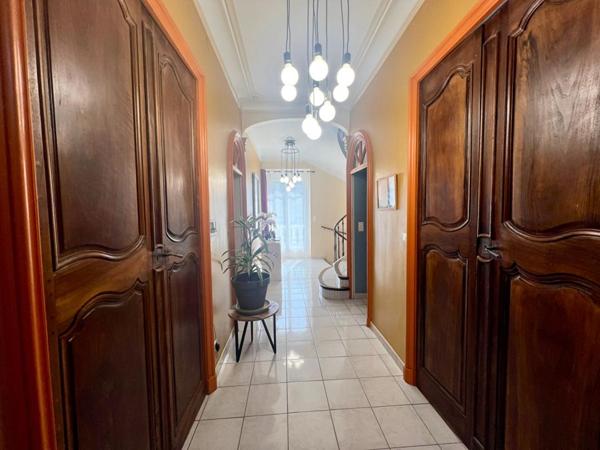 EXCEPTIONNEL :  HOTEL PARTICULIER  -  IMMEUBLE  CENTRE VILLE