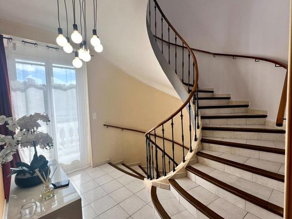 EXCEPTIONNEL :  HOTEL PARTICULIER  -  IMMEUBLE  CENTRE VILLE