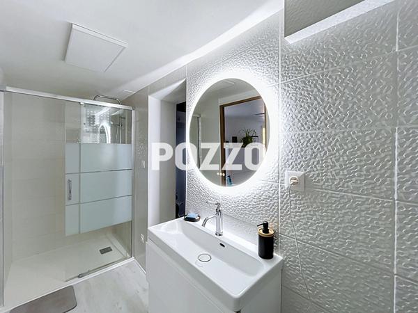 Baisse de prix - Maison proche Canisy -7 pièce(s) 162 m2 - 4 chambres -Piscine et garage double- QUIBOU