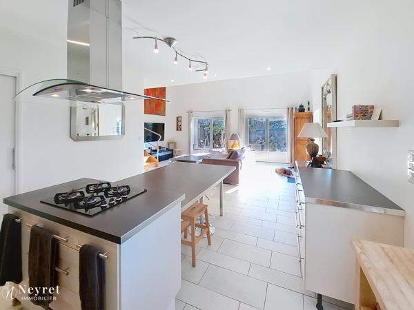 Coup de cœur assuré sur ce bien d'exception de 103,55m² et son jardin paysagé / 3 chambres
