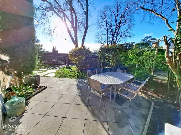 Coup de cœur assuré sur ce bien d'exception de 103,55m² et son jardin paysagé / 3 chambres