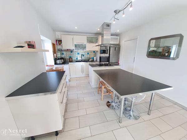 Coup de cœur assuré sur ce bien d'exception de 103,55m² et son jardin paysagé / 3 chambres