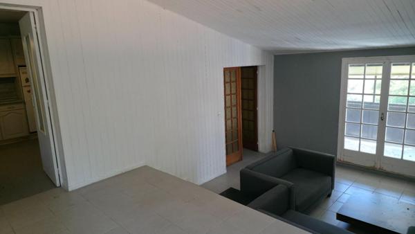 30400 VILLENEUVE LES AVIGNON, VILLA DE 163 M² AVEC 5 CHAMBRES SUR 743 M² SE TERRAIN CLOS