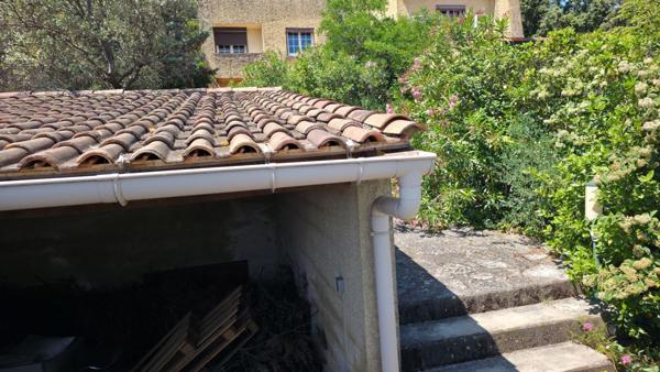 30400 VILLENEUVE LES AVIGNON, VILLA DE 163 M² AVEC 5 CHAMBRES SUR 743 M² SE TERRAIN CLOS