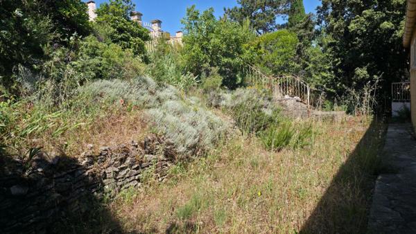 30400 VILLENEUVE LES AVIGNON, VILLA DE 163 M² AVEC 5 CHAMBRES SUR 743 M² SE TERRAIN CLOS