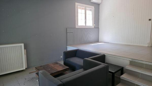 30400 VILLENEUVE LES AVIGNON, VILLA DE 163 M² AVEC 5 CHAMBRES SUR 743 M² SE TERRAIN CLOS