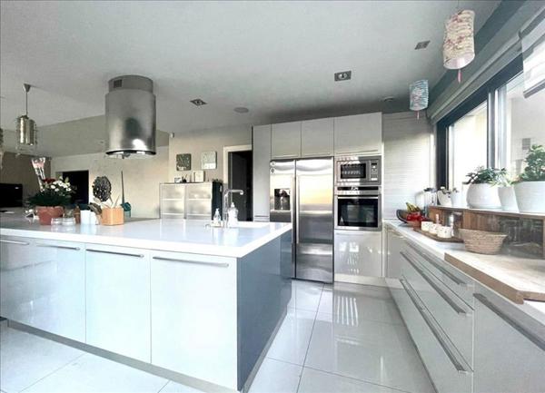 Maison à vendre |  Saint-Gély-du-Fesc |  13 pièces | 750 m²