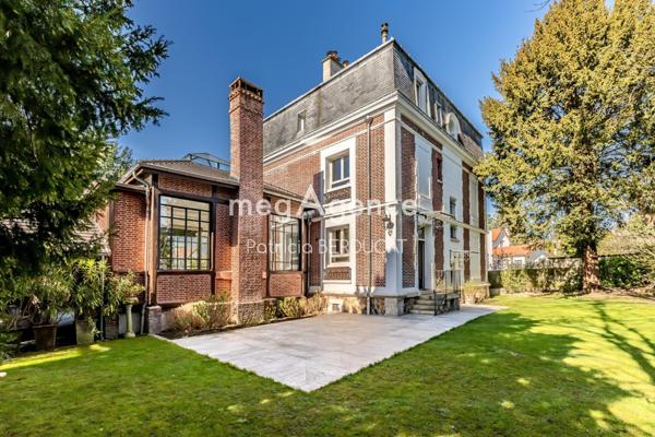 Maison à LE PERREUX-SUR-MARNE, 94170 - 12 pièces 300m²