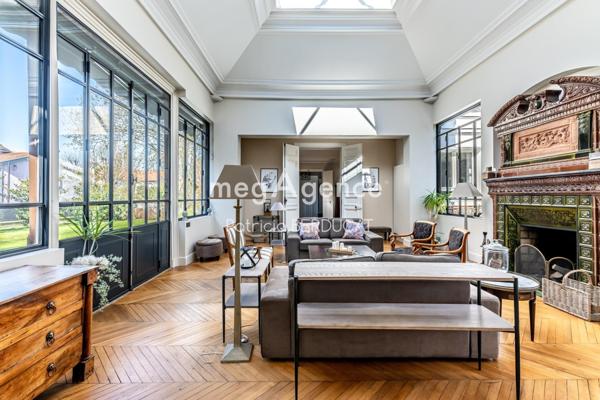 Maison à LE PERREUX-SUR-MARNE, 94170 - 12 pièces 300m²