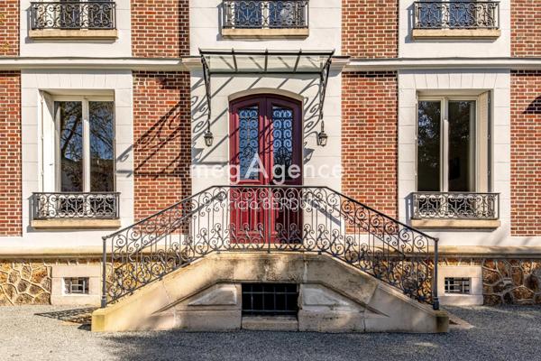 Maison à LE PERREUX-SUR-MARNE, 94170 - 12 pièces 300m²