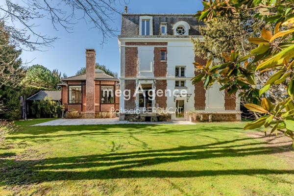 Maison à LE PERREUX-SUR-MARNE, 94170 - 12 pièces 300m²