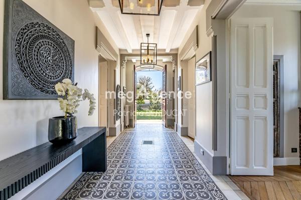 Maison à LE PERREUX-SUR-MARNE, 94170 - 12 pièces 300m²