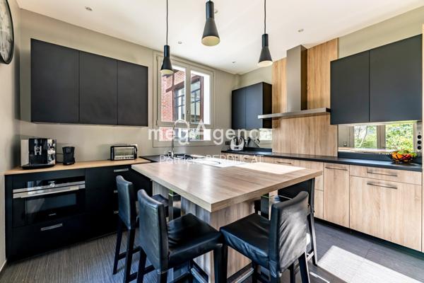 Maison à LE PERREUX-SUR-MARNE, 94170 - 12 pièces 300m²