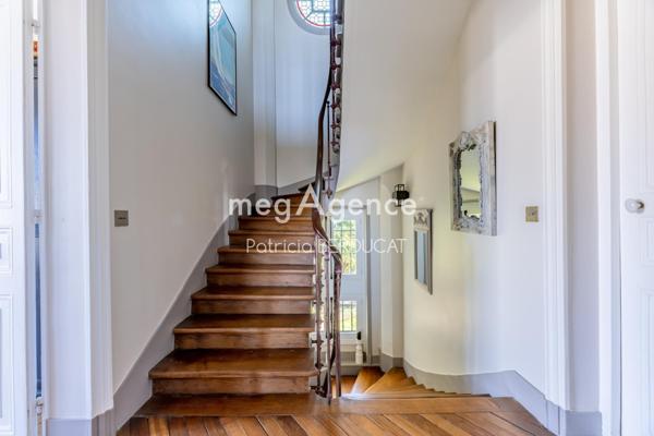 Maison à LE PERREUX-SUR-MARNE, 94170 - 12 pièces 300m²