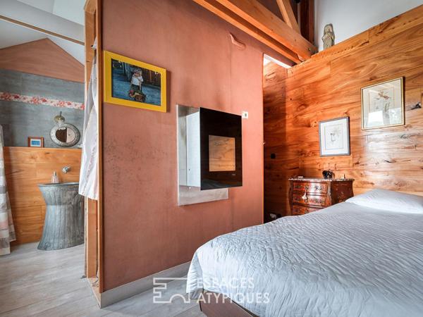 Maison familiale avec jardin paysager et piscine intérieure