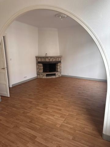 APPARTEMENT T4 / GARAGE / TERRASSE / 1ER - VITRY