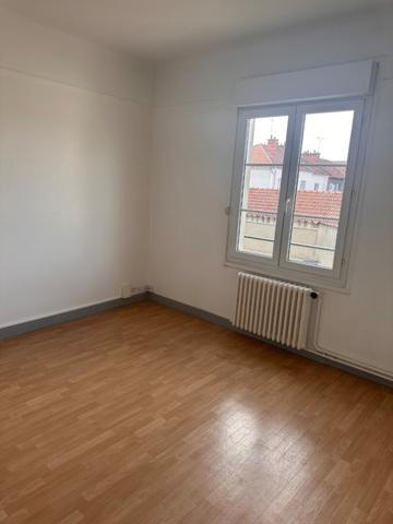 APPARTEMENT T4 / GARAGE / TERRASSE / 1ER - VITRY