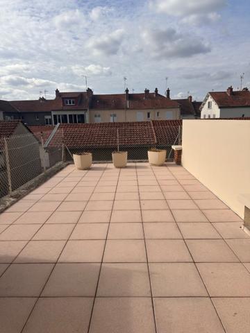 APPARTEMENT T4 / GARAGE / TERRASSE / 1ER - VITRY