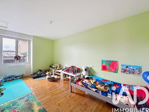 Immeuble à vendre 250 m² Plaine-et-Vallées