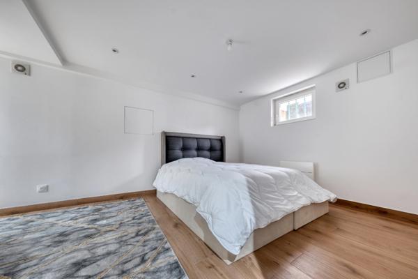 Maison bourgeoise en pierre de meulière 9 pièces - 6 chambres - Savigny sur Orge (91)