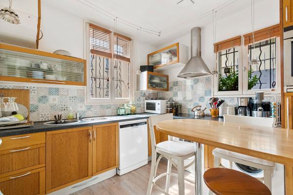 Maison Saint Germain En Laye 4 pièce(s) 93.72m2 720 000 € **  - Référence  18221