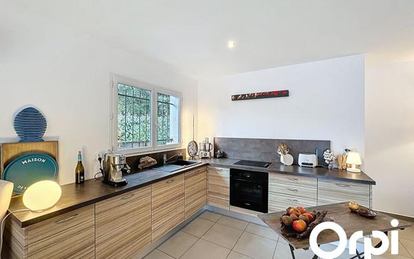 Maison à vendre    4 pièces •  Zonza