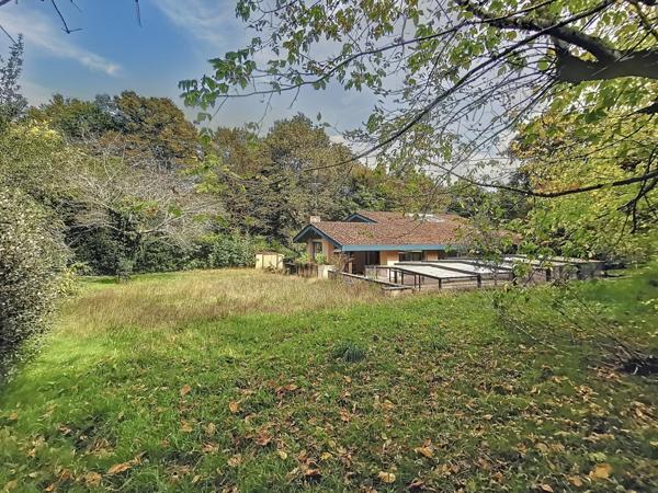 Maison d'architecte à rénover proche Mandavit.
