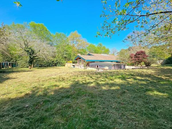 Maison d'architecte à rénover proche Mandavit.