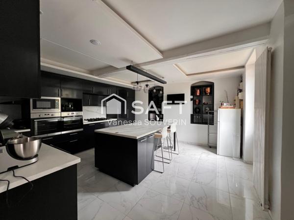 Maison T6 avec dépendance, garage sur 1220 M2 clos