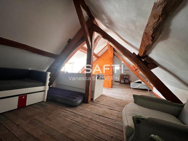 Maison T6 avec dépendance, garage sur 1220 M2 clos