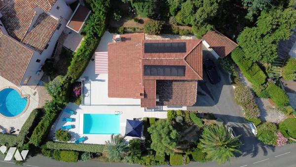Saint-Aygulf – Villa avec piscine, vue mer et vie à pied
