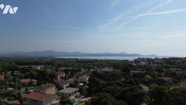 Saint-Aygulf – Villa avec piscine, vue mer et vie à pied
