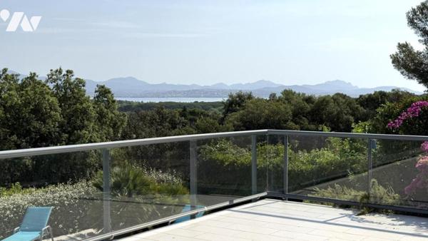 Saint-Aygulf – Villa avec piscine, vue mer et vie à pied