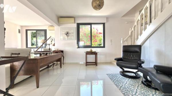 Saint-Aygulf – Villa avec piscine, vue mer et vie à pied